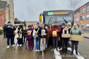 PVDA en ETA+ voeren actie tegen nieuwe dienstregeling van De Lijn: “Mensen worden in de kou gezet”