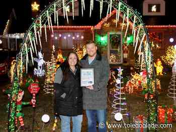 Oregon couple wins 1st place in annual Winter Wonder Lights contest