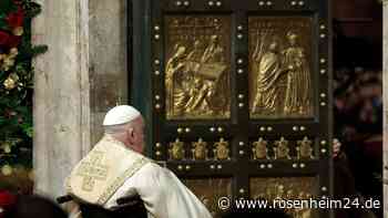 Papst öffnet Petersdom-Pforte und läutet Heiliges Jahr ein