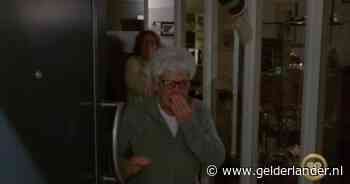 Moeder Mieke compleet overdonderd als Robert ten Brink voor deur staat: ‘Kan helemaal niet!’