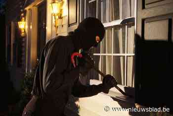 Dieven forceren ramen van twee woningen om binnen te dringen op kerstavond