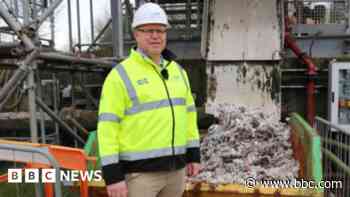 Warning to stop pouring fat and oil down the drain