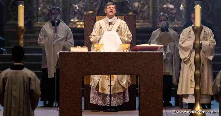 Besucher stören Christmette von Freiburgs Erzbischof Burger