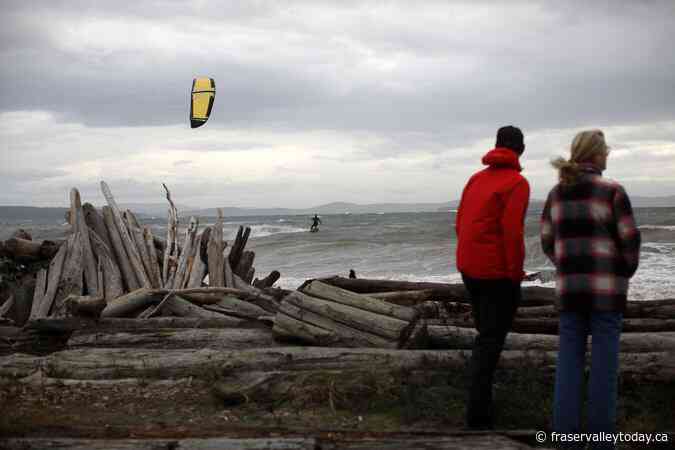Strong winds and heavy rain hit B.C.’s south coast on Christmas Day
