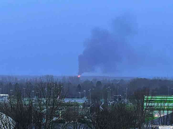 Grote uitslaande brand verwoest woonboerderij Roderwolde (video)