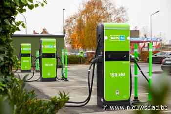 Nieuw laadplein op parking van Colruyt in Smisstraat: “Laadpalen zijn ook buiten de openingsuren beschikbaar”
