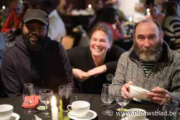 Honderd kwetsbare mensen samen aan tafel op kerstdag: “Samen hebben we het verschil gemaakt”