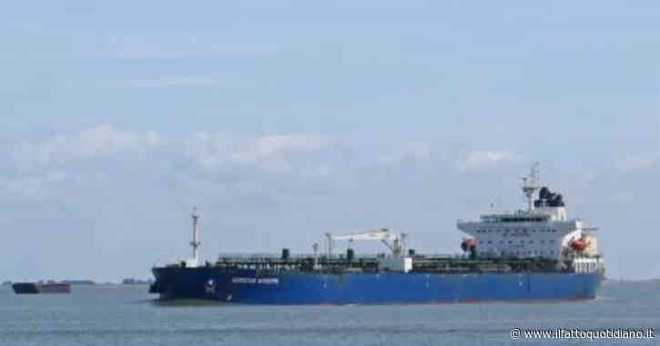 Cavi sottomarini danneggiati nel mar Baltico, la Finlandia abborda la “nave ombra” russa