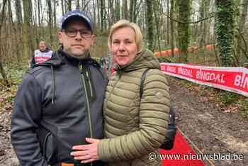 Duizenden supporters vermaken zich tijdens Werelbeker veldrijden in Gavere: “We zijn speciaal voor Mathieu van der Poel naar hier gekomen”