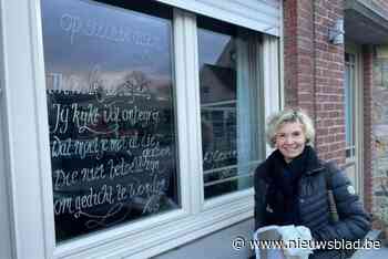 Graag een flard poëzie op uw raam? Alle weesgedichten zijn helaas al geadopteerd