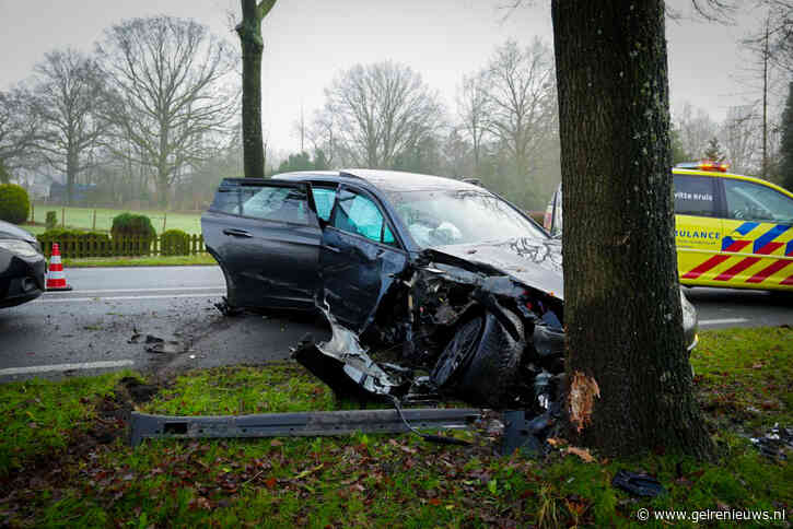Ravage na ongeval tussen twee auto’s