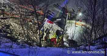 Bus bei Unfall in Norwegen in See gerutscht – drei Tote, darunter ein Kind