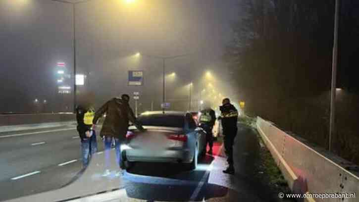 ‘Bob’ neergestoken, dronken man zonder rijbewijs neemt stuur over