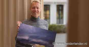 In de stilte voor de storm maakt Dennis de Trouwfoto van het Jaar: ‘De tafels vlogen daarna in het rond’