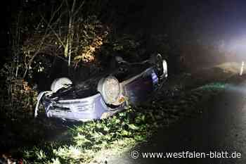 B239: Opel landet auf dem Dach – Polizei sucht Fahrer per Drohne