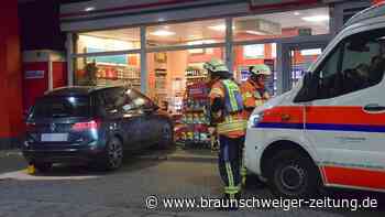 Braunschweig: Autofahrer prescht gegen Tankstellen-Shop