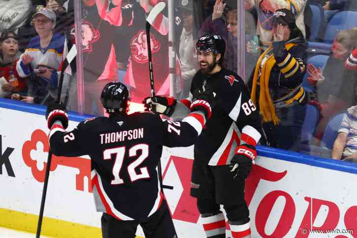 Sabres keep it rolling in rout of Blackhawks