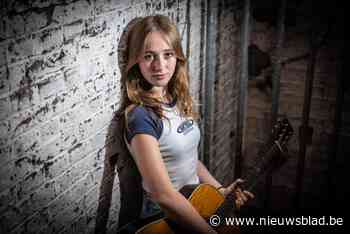 Ise eert haar overleden overgrootvader op Studio Brussel