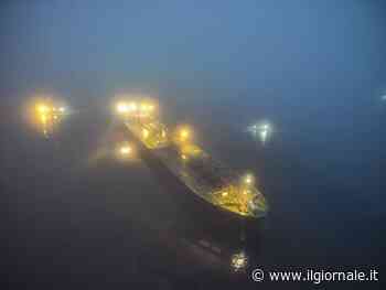 Paradisi fiscali, società di comodo e vecchie carrette: come funziona la flotta fantasma di Putin