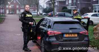 Agenten Maurice en Justin zijn op vuurwerkjacht: ‘Mensen pakken die wet fors overtreden’