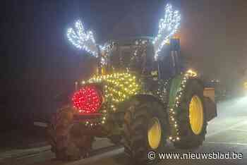 150 verlichte tractoren verdrijven mist tussen Bree en Bocholt even naar de achtergrond