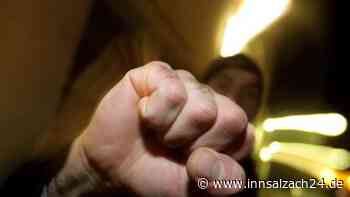 Vor Mühldorfer Schnellrestaurant fliegen die Fäuste