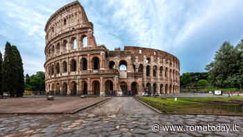 Ragazze minacciate al Colosseo da un rapinatore armato di coltello