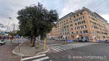 Colpisce uomo a bastonate in piazza Mancini, l'aggressore fermato con lo spray urticante