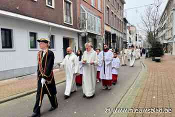 Bisschop Hoogmartens opent jubeljaar met korte pelgrimstocht door Hasselt