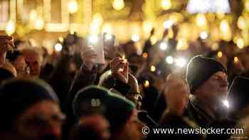 In beeld | Honderden mensen aanwezig bij viering Joodse feest chanoeka