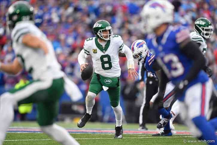 Bills clinch the AFC's No. 2 seed with a 40-14 rout of the undisciplined Jets
