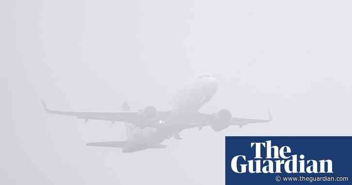 Dense fog expected to cause flight delays at Gatwick till end of Sunday
