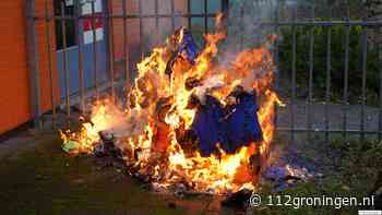 Afval container volledig uitgebrand aan de Sweelincklaan in Groningen