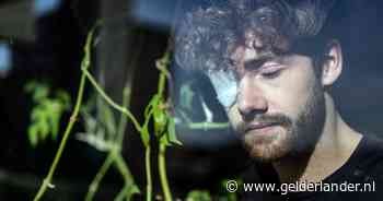 Vuurwerkbril? Onzin, vindt Teun (27), tot die ene klap: ‘Ik heb nooit meer de keus om mijn oog open te doen’