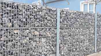 Ein Dorf greift durch: Flachdächer verboten, Gabionenwände verboten, Außenwände weiß