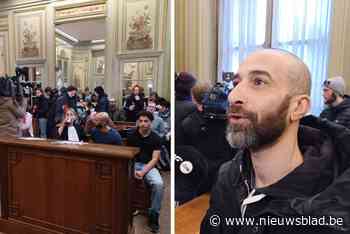 Raad van State beslist dinsdag over uitgaansverbod Kuregemwijk, vader die klacht indiende: “Alsof zwarten en Arabieren hun kinderen niet kunnen opvoeden”