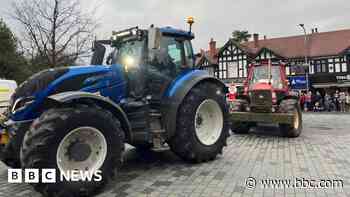 Tractor convoy raises thousands for cancer centre