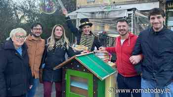 Una nuova bibliocabina per i bimbi del quartiere. La prima era stata distrutta da un incendio