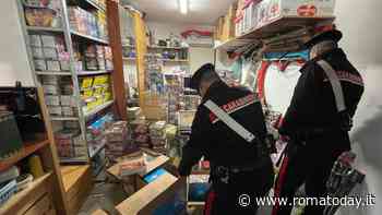 Cinquecento chili di botti senza autorizzazione trovati nella cameretta di un minore