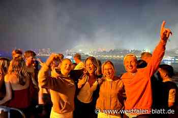 Junge Leute aus Höxter starten vor Traum-Kulisse in Sydney ins neue Jahr