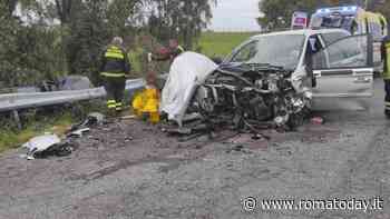 Incidente a Fiumicino: scontro tra due auto, quattro i feriti. Sul posto l'eliambulanza
