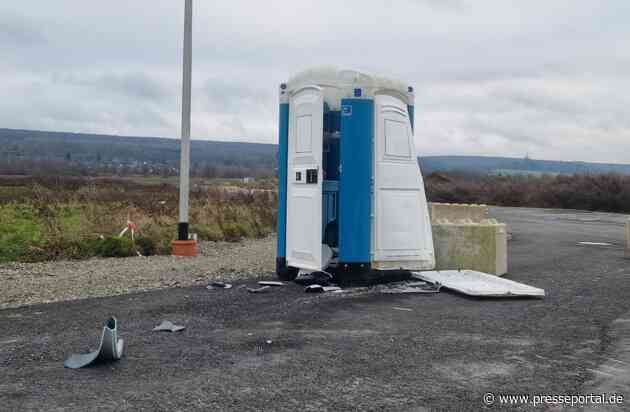 POL-HOL: Unbekannte Täter zerstören mobiles Toilettenhaus