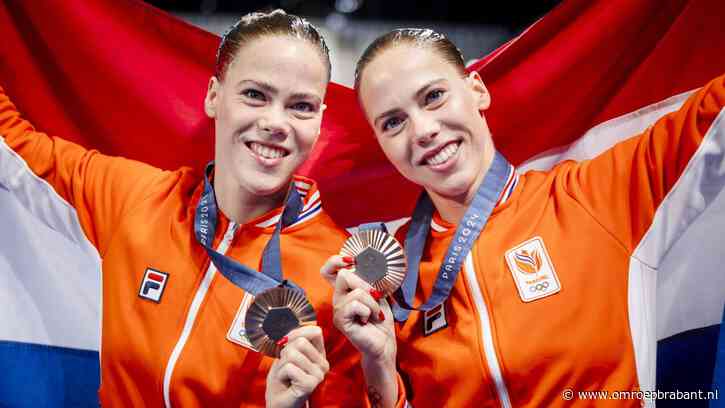 Historisch jaar voor synchroon-zwemzusjes Noortje en Bregje: 'Onwerkelijk'