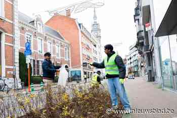 Moslimgemeenschap raapt tientallen zakken ‘feestafval’ samen in Limburgse steden