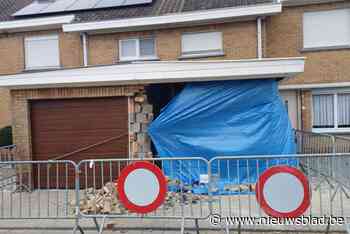 Garages waartegen BMW knalde moeten deels herbouwd worden: “We hebben niet veel geslapen tijdens de overgang van oud naar nieuw”