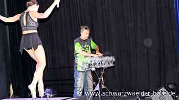 Festspielhaus Simmersfeld: Die Zuschauer fiebern mit den Akrobaten mit