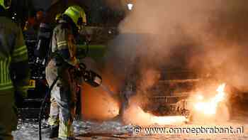 112-nieuws: overleden man gevonden op Stadhuisplein • auto's in brand