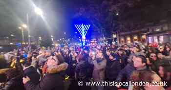Thousands turn out to celebrate 40th anniversary of Jewish Menorah celebration
