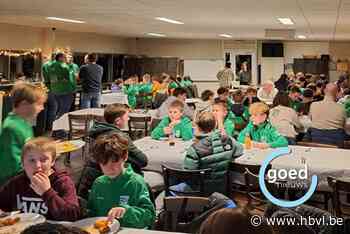 Gezellig kerstfeest bij voetbalclub KGS Bree-Beek voor jeugdspelers en ouders