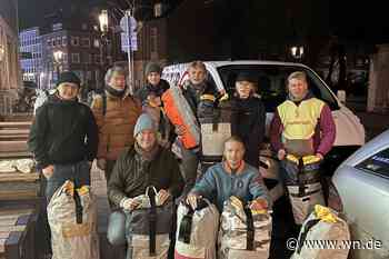 Wasserdichter Parka und Einmann-Zelt hilft Obdachlosen